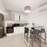 2 Avec Balcon En Centre-ville Et Au Calme Διαμέρισμα *