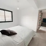 2 Avec Balcon En Centre-ville Et Au Calme Διαμέρισμα *