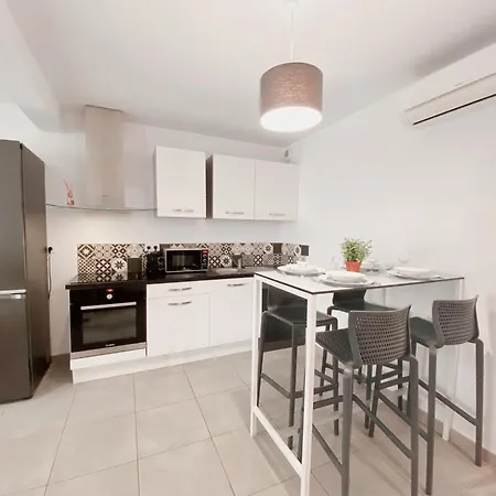 2 Avec Balcon En Centre-ville Et Au Calme - 9 Lejlighed *