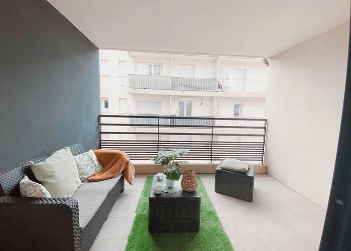 2 Avec Balcon En Centre-ville Et Au Calme 아파트