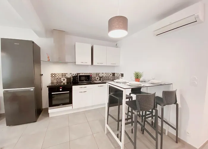 2 Avec Balcon En Centre-ville Et Au Calme Daire *