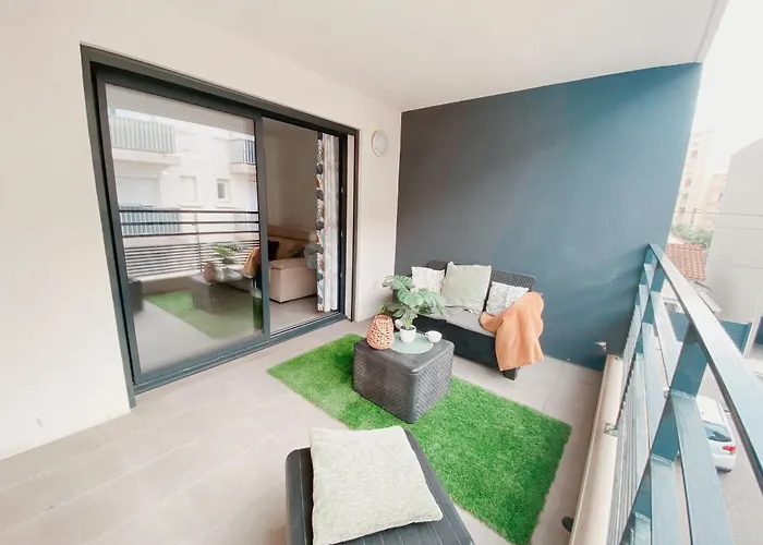 Daire 2 Avec Balcon En Centre-ville Et Au Calme *